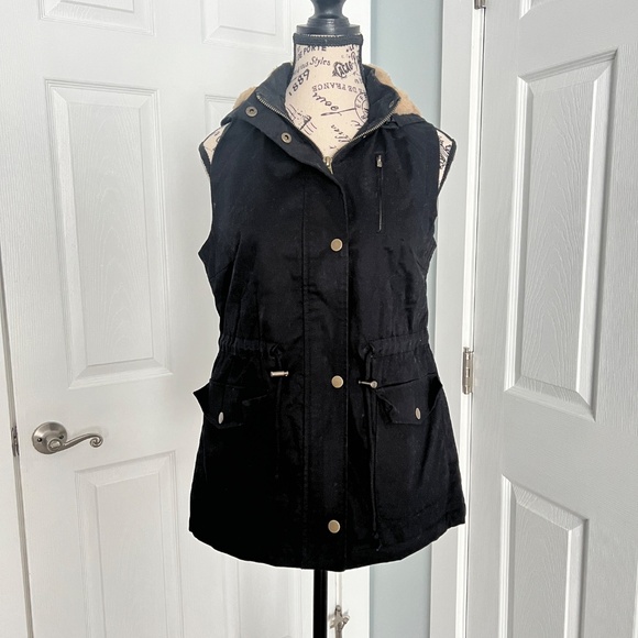 Love Tree Vest - Picture 1 of 7